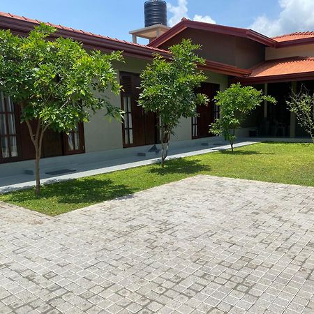 Negombo 146 Homestay ภายนอก รูปภาพ