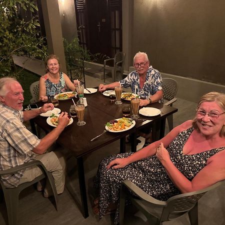 Negombo 146 Homestay ภายนอก รูปภาพ