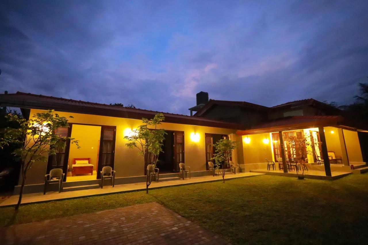 Negombo 146 Homestay ภายนอก รูปภาพ
