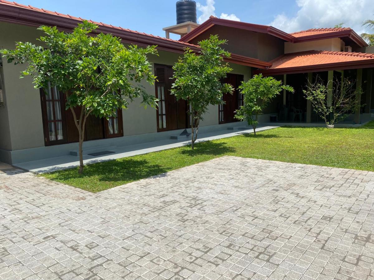 Negombo 146 Homestay ภายนอก รูปภาพ