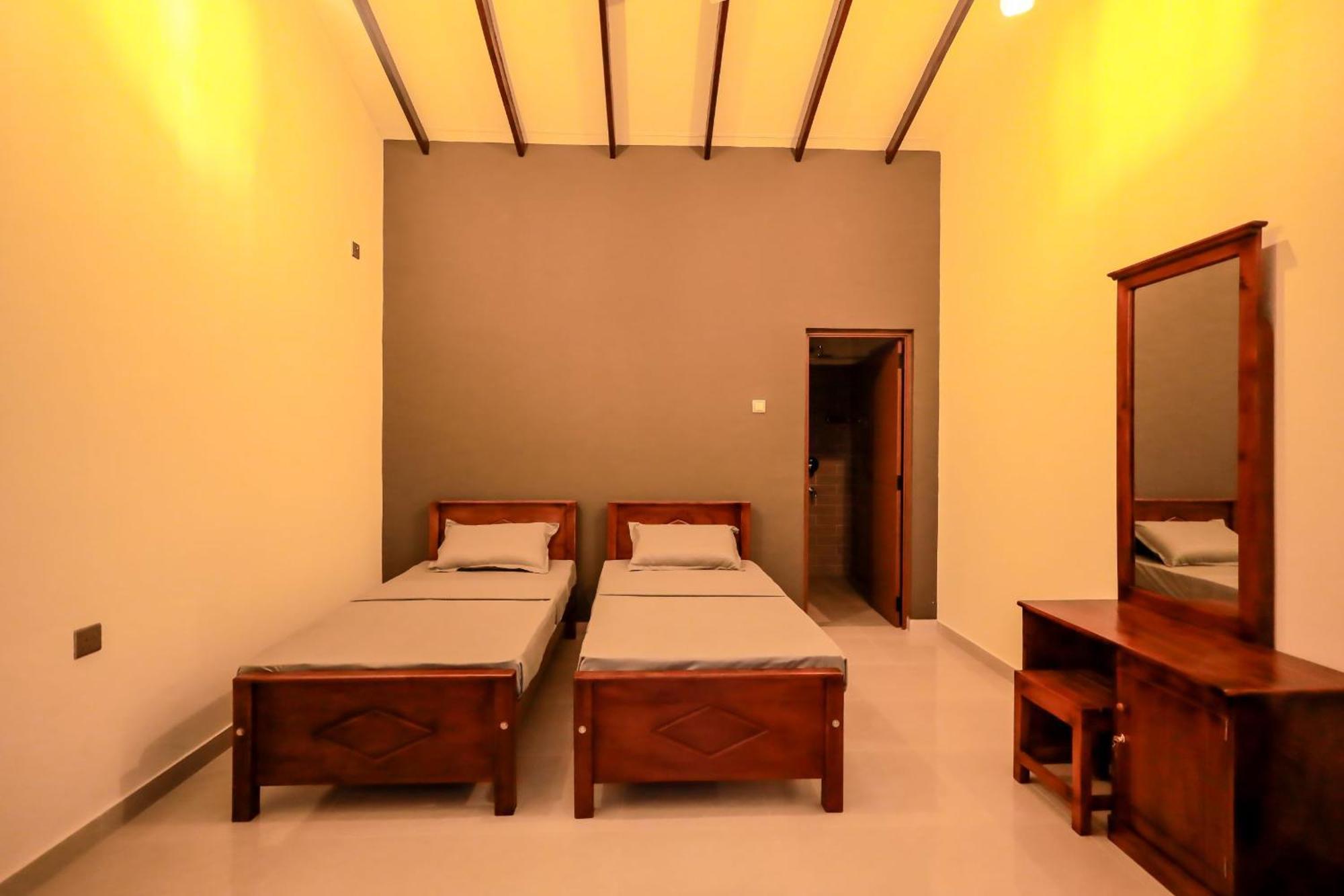 Negombo 146 Homestay ภายนอก รูปภาพ